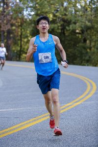 Zhouhan Chen runs half marathon
